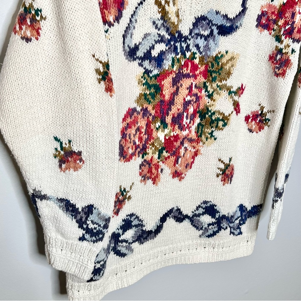 Express vintage coquette White V-Neck Sweater with Floral Pattern - Picture 4 of 13